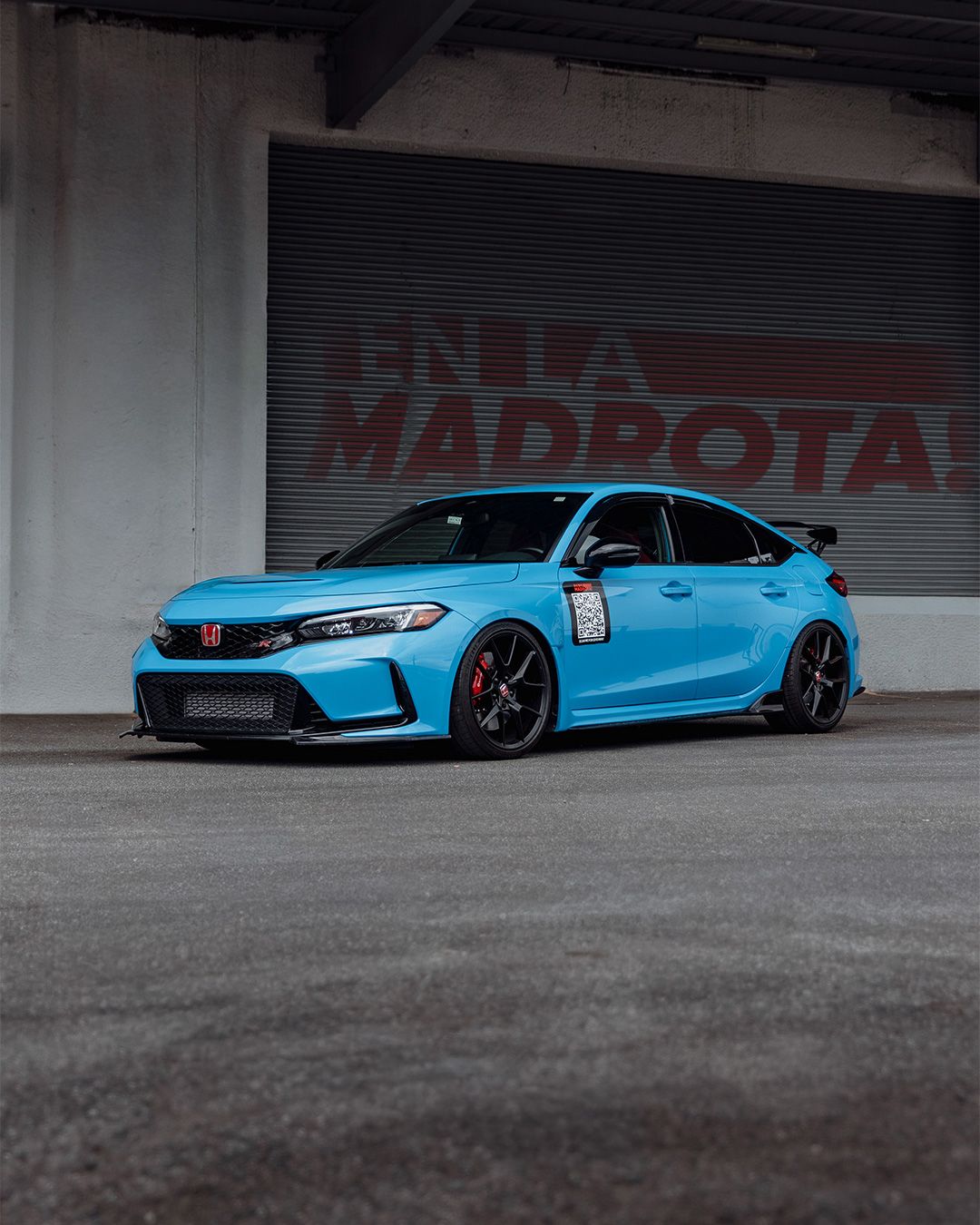 Honda Civic Type R 2024 y o Porsche Cayenne 2023 Arte Digital